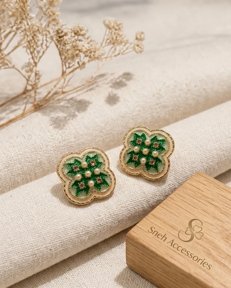 Green Elegant stud earrings